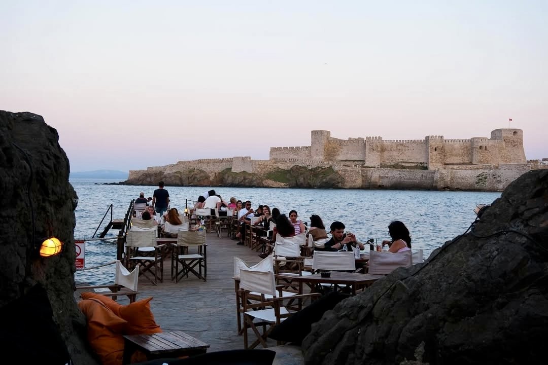 National Geographic Açıkladı! Bozcaada Bayramda Doldu Taştı!