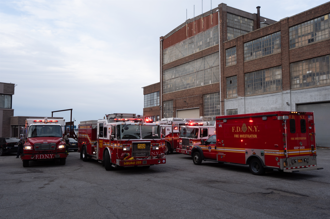 New York'ta Korkunç Patlama! Tersane Alevlere Teslim Oldu, 16 Yaralı