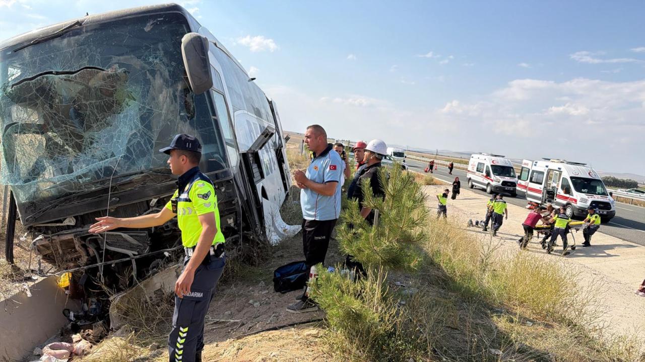 Niğde-Ankara Otoyolu'nda Trafik Kazası: Çok Sayıda Yaralı Var