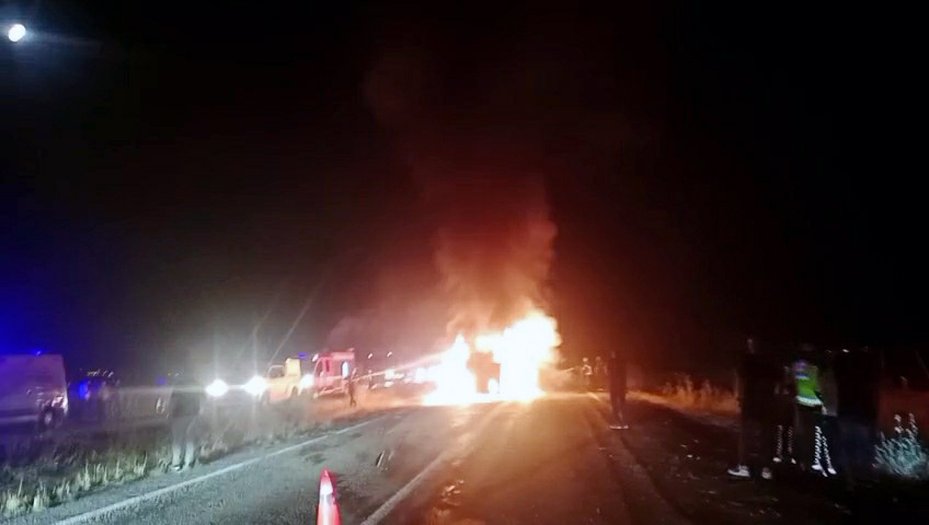 Niğde-Kayseri Karayolunda Trafik Kazası: 3 Yaralı