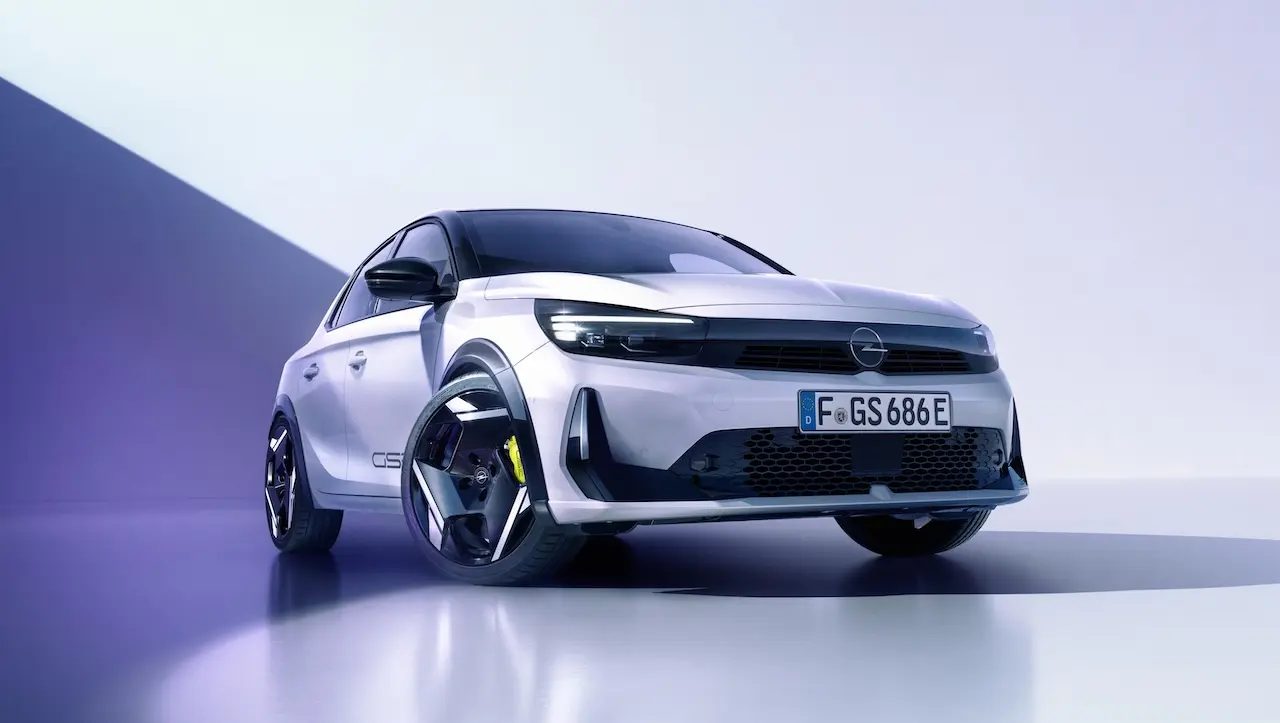 Opel'den Elektrikli Şok: Efsane Geri Döndü! Corsa GSE ile Yollar Titreyecek!