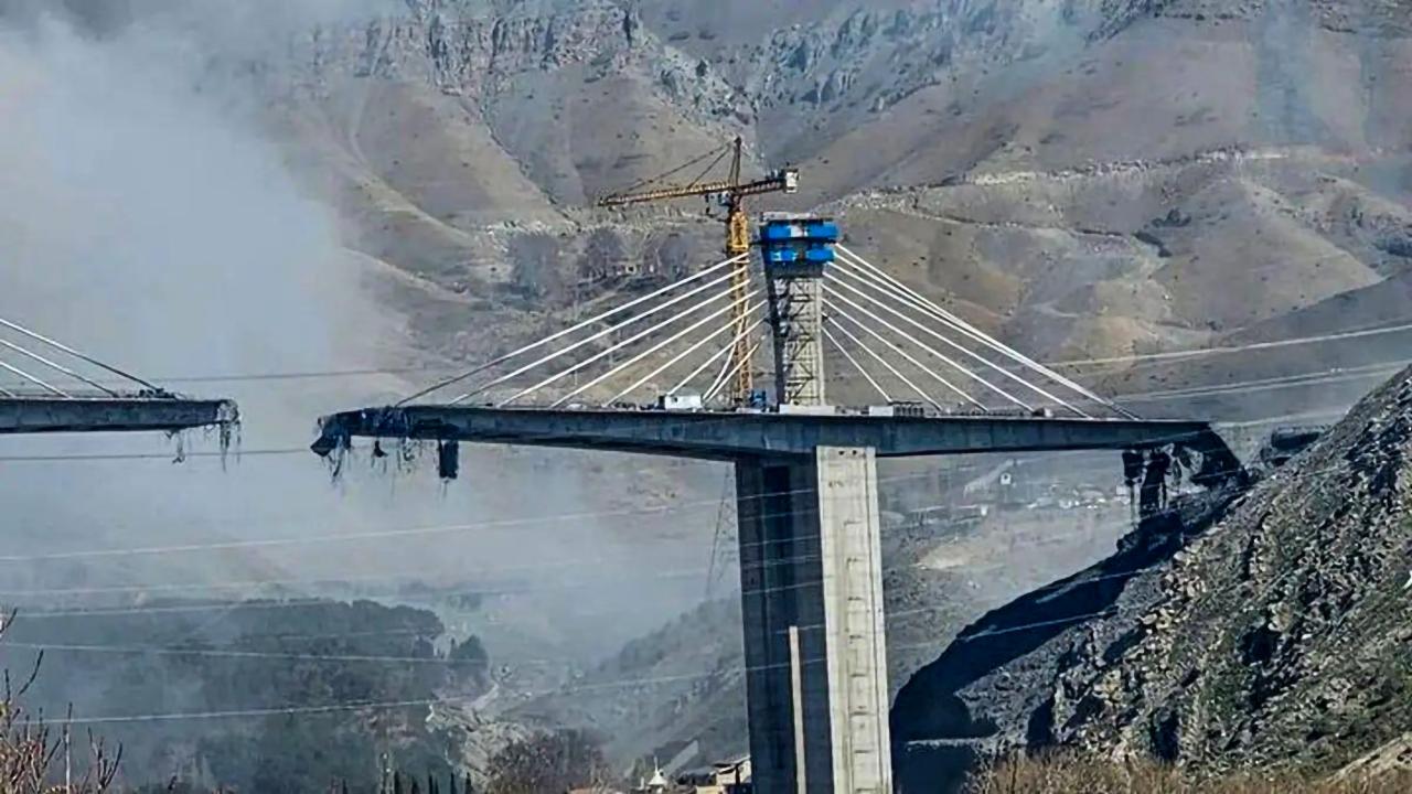 Orta Doğu Kaynıyor! İran'da Köprü Faciası: ABD-İsrail Saldırısı Sonrası Acı Bilanço Ağırlaşıyor!