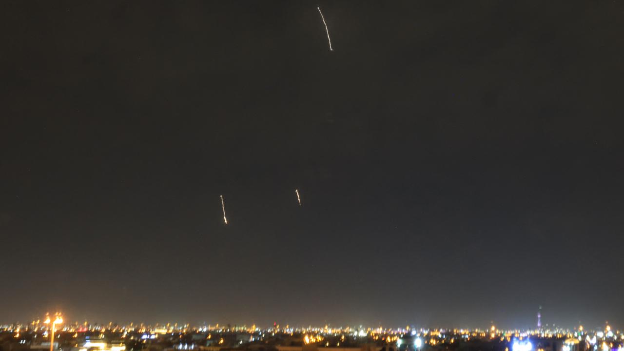 Orta Doğu Kaynıyor! İran'dan ABD Üslerine Rekor Saldırı: Gerilim Tırmanıyor Mu?