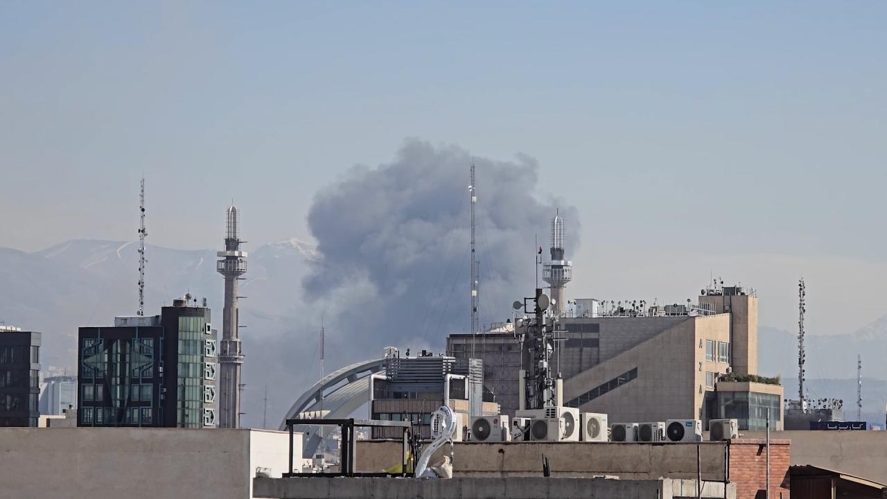 Ortadoğu Kaynıyor! İsrail'den İran'a Şok Saldırı: Demir Yolu Köprüsü Vuruldu!