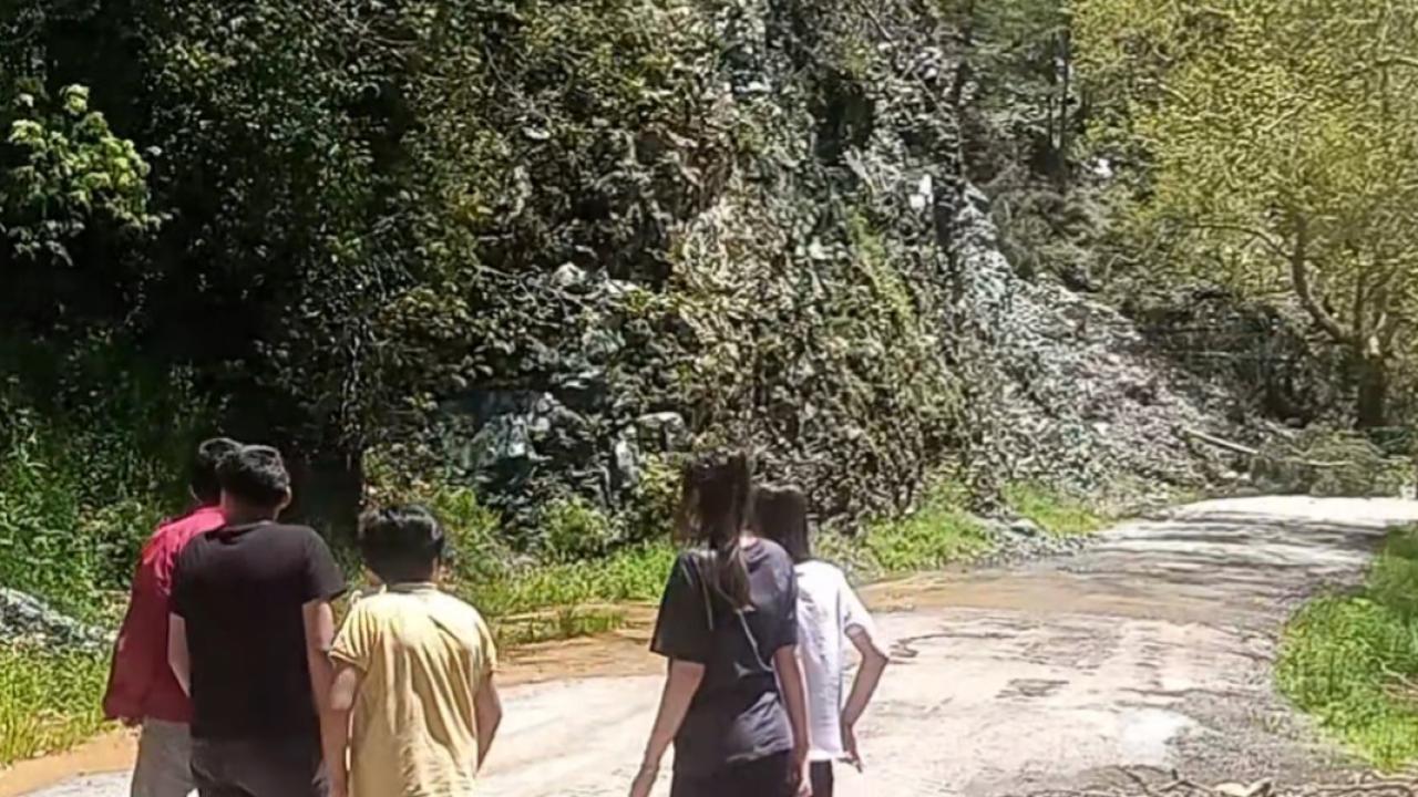 Osmaniye'de Toprak Kayması Alarmı! Yağmur Felakete Dönüştü, Yol Kapandı!