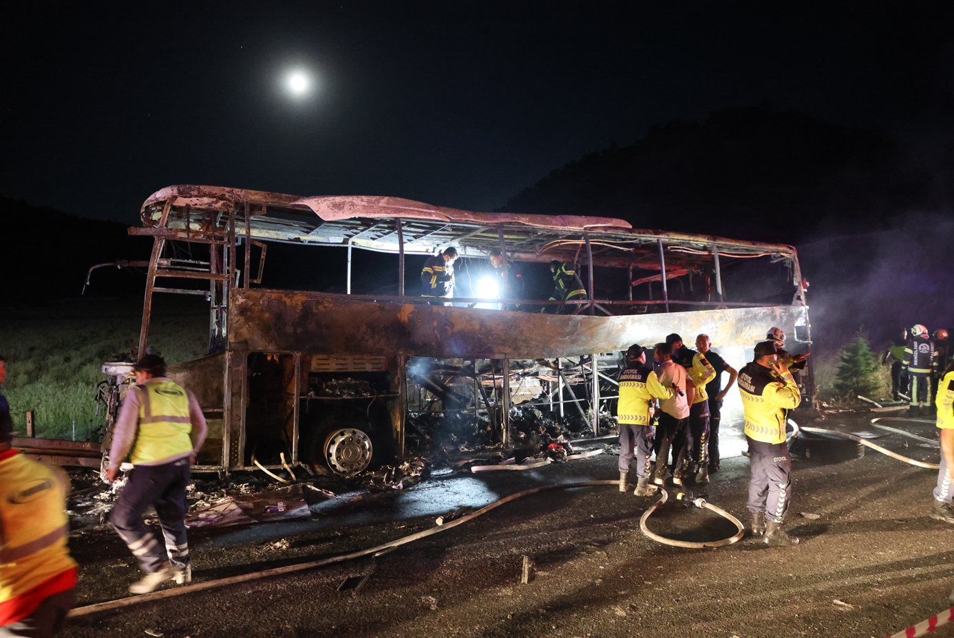 Otobüs Alev Topuna Döndü! Korkunç Kaza: Ölü ve Yaralılar Var