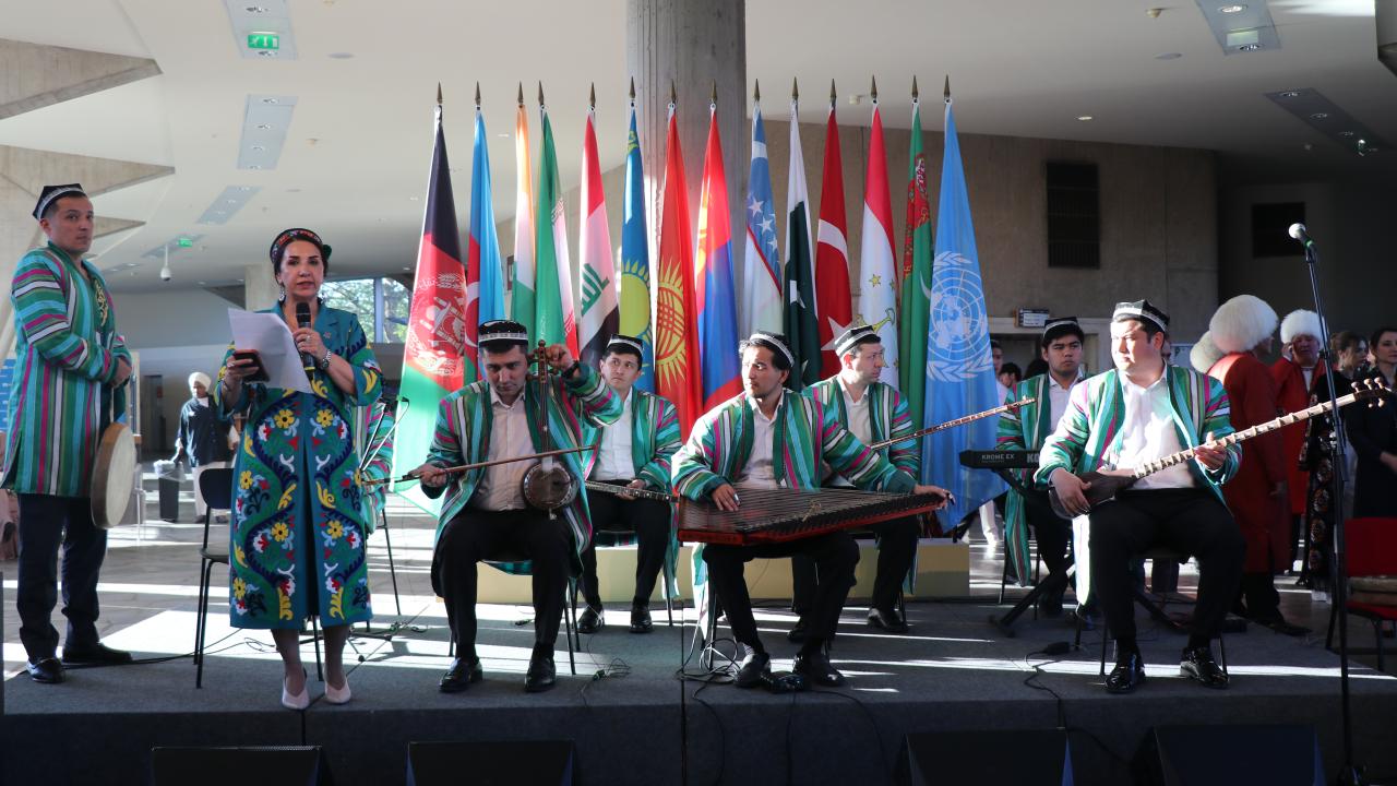 Paris'te Nevruz Coşkusu! UNESCO'da Baharın Müjdecisi Kutlandı!