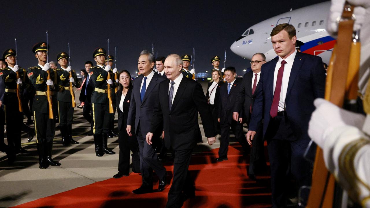 Putin'den Kritik Çin Ziyareti: Dünya Savaşların Eşiğindeyken Dengeler Değişiyor!