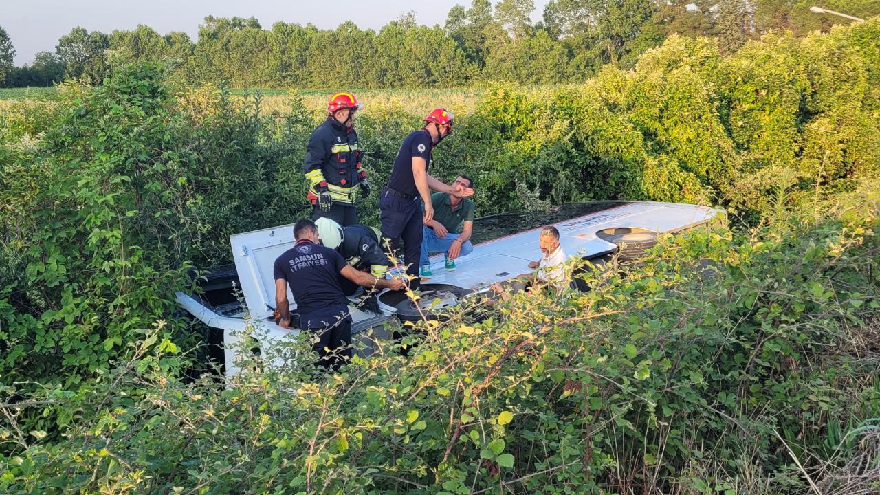 Samsun'da Halk Otobüsü Kazası: 15 Kişi Yaralandı