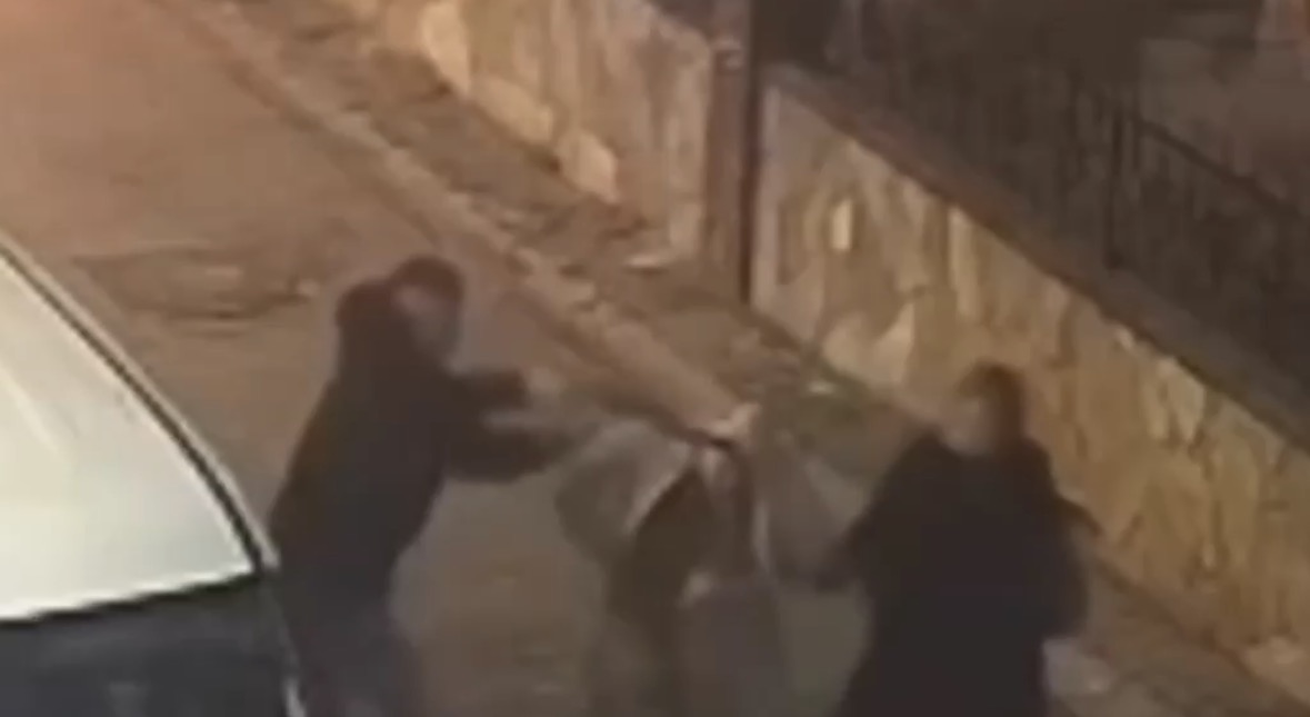 Samsun'da Şok Hırsızlık! Adres Sorma Oyunuyla Altın Zincir Çaldılar!