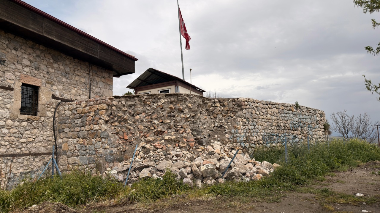 Sezar'ın 'Geldim, Gördüm, Yendim' Dediği Kalede Korkunç Çöküş! Tarih Yok Mu Oluyor?