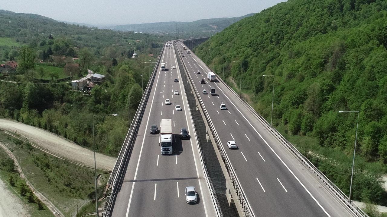 Sıcak Havalarda Uzun Yolculuklar İçin Kritik Güvenlik Tavsiyeleri