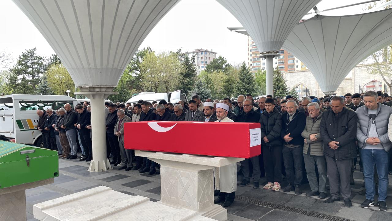 Şırnak'ta Acı Kayıp! Uzman Çavuş Karakuş'un Cenazesi Gözyaşlarıyla Uğurlandı