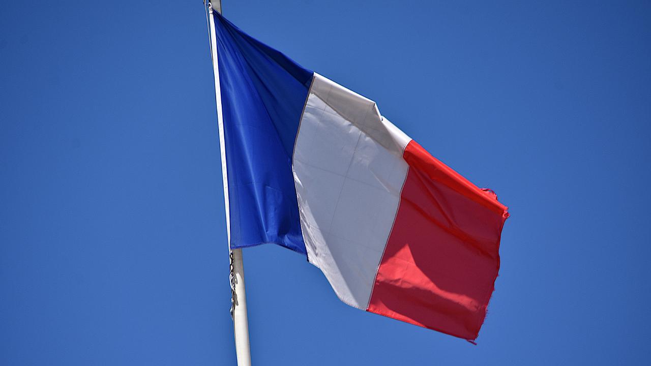 Şok Gelişme! İnsan Hakları Savunucusuna Fransa'dan Vize Engeli: Neler Oluyor?