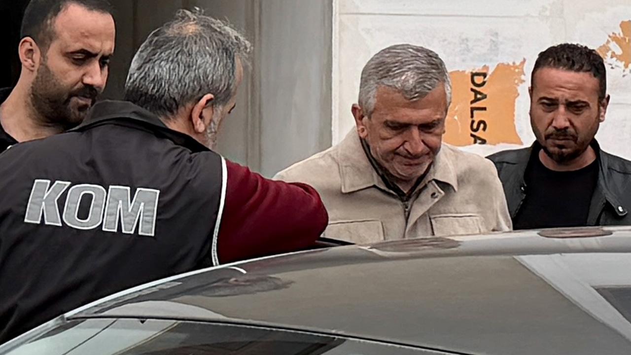Şok Tutuklama! Akçakoca Belediye Başkanı'na Kelepçe: Yolsuzluk İddiaları Gündemi Sarsıyor!