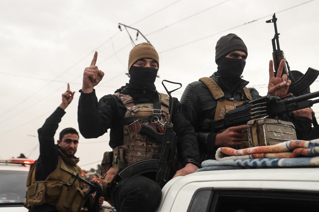 Suriye'de Kanlı Çatışma! Esad Rejimi Kalıntıları ile Güvenlik Güçleri Karşı Karşıya, Bölgede Gerilim Tırmanıyor!