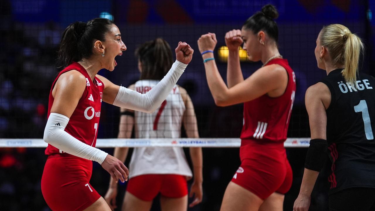 Tarihi Başarı: Filenin Sultanları FIVB Milletler Ligi'nde Finalde