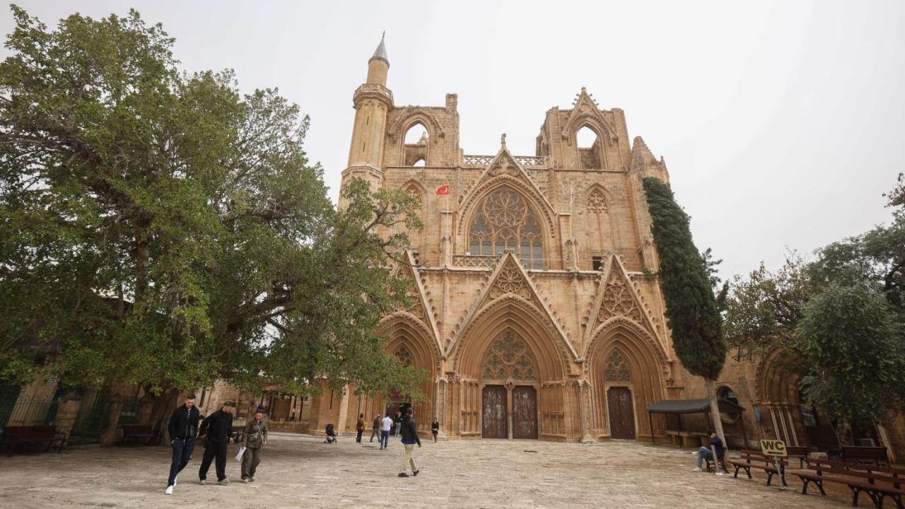 Tarihi Yapı Alarm Veriyor! Lala Mustafa Paşa Camii'nde Büyük Restorasyon Başlıyor!