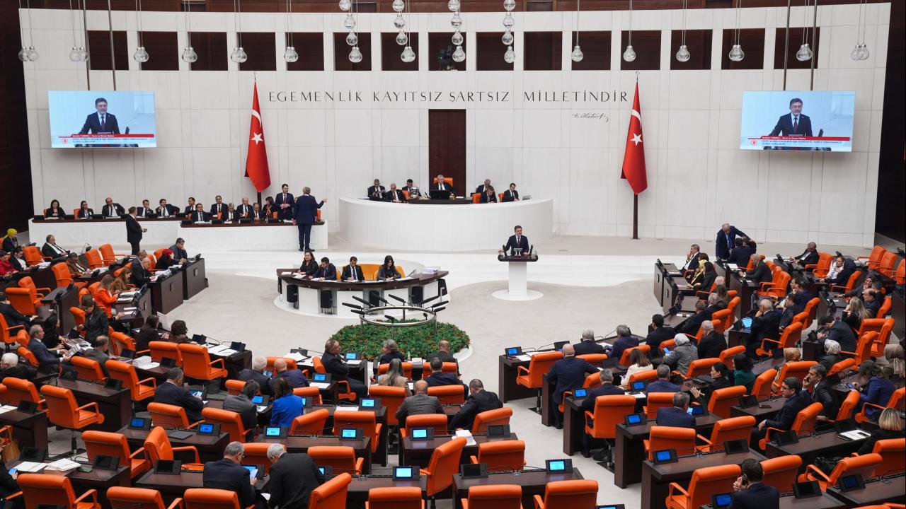 TBMM'de Çocuk Koruma Kanunu Görüşmeleri Başladı: İlk İki Madde Kabul Edildi