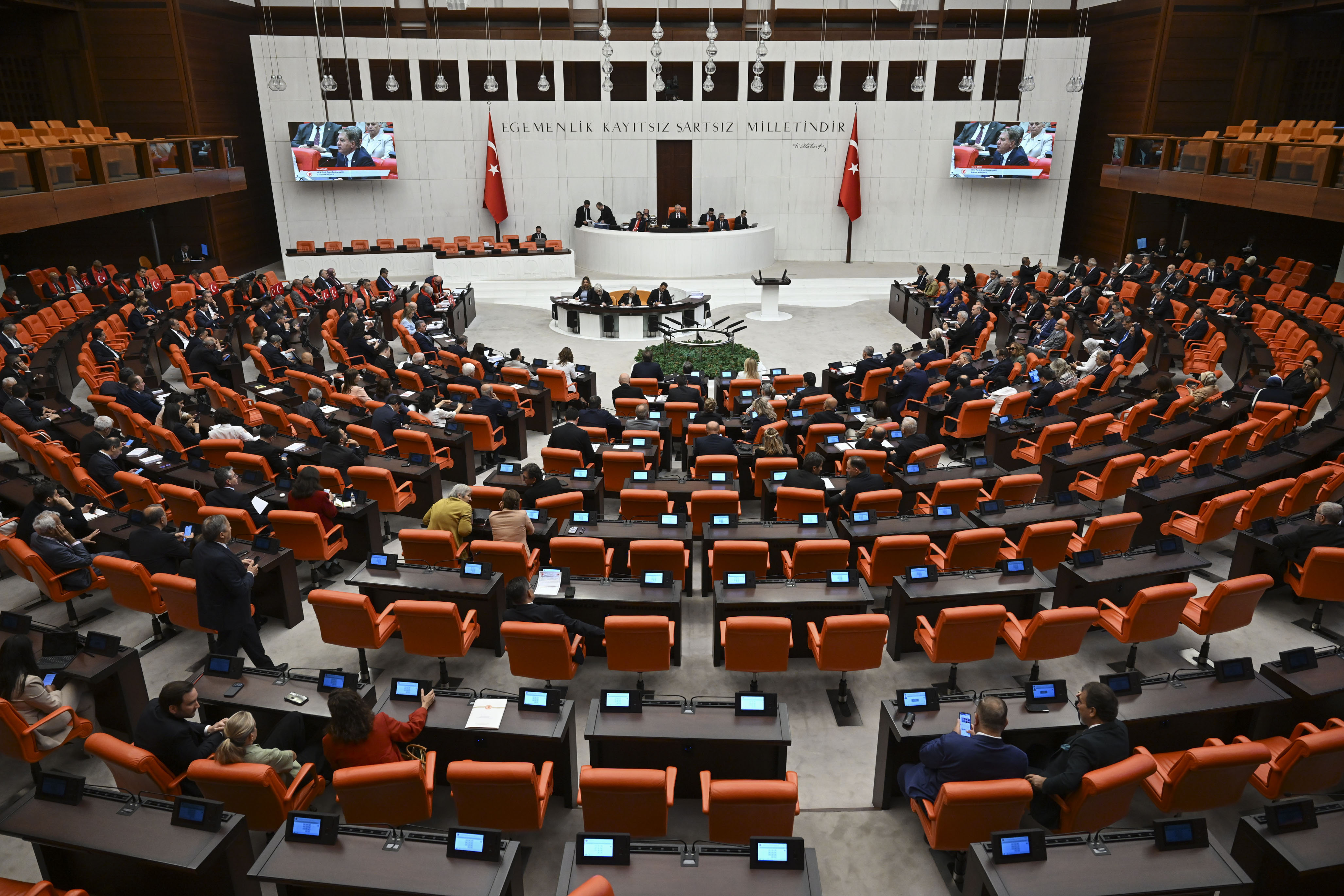 TBMM'de Sandalye Dağılımı Değişti: Üç Yeni İsim AK Parti'de