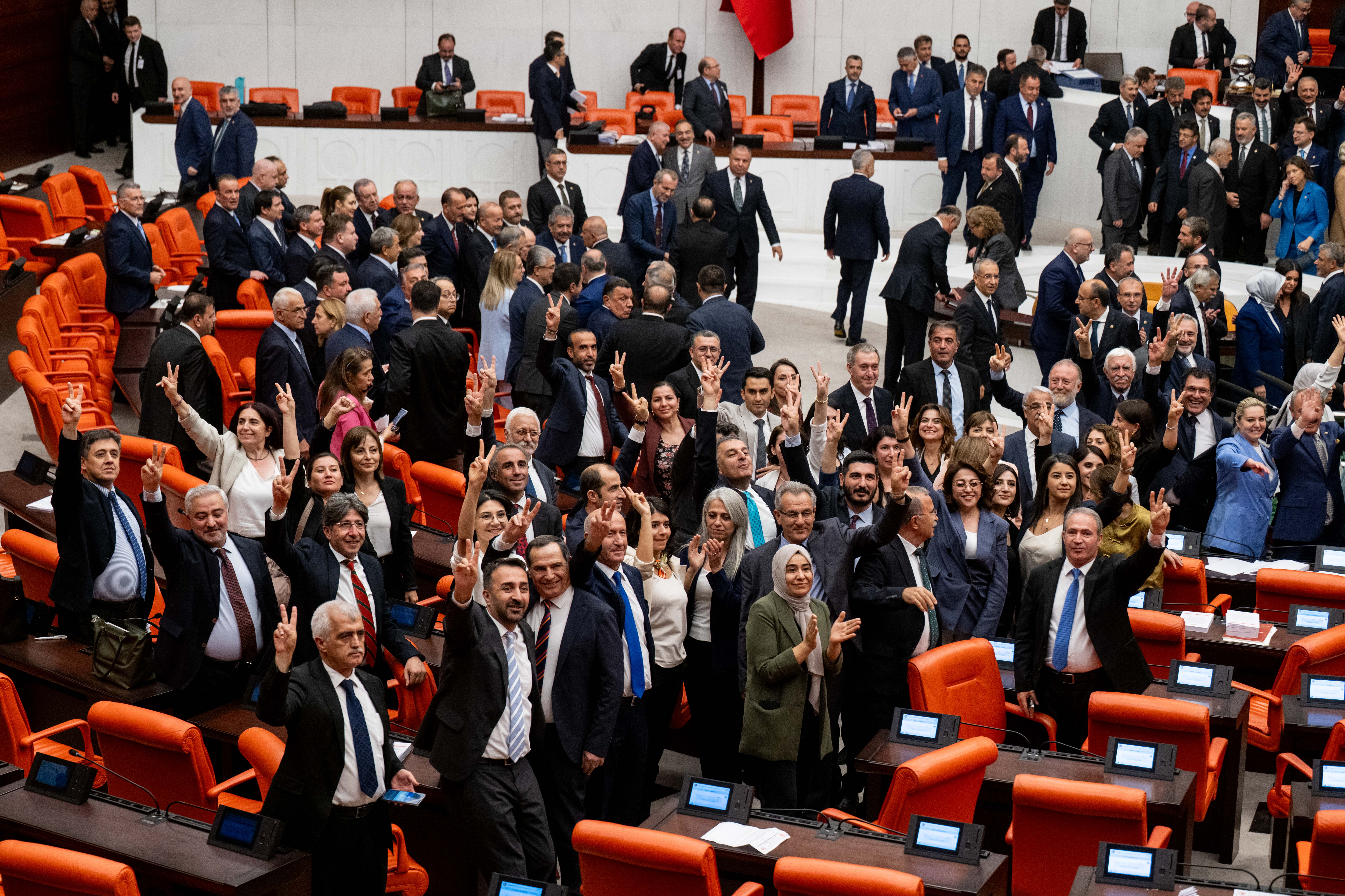 TBMM'de Tarihi Oylama: 'Terörsüz Türkiye' Çerçeve Yasası Kabul Edildi