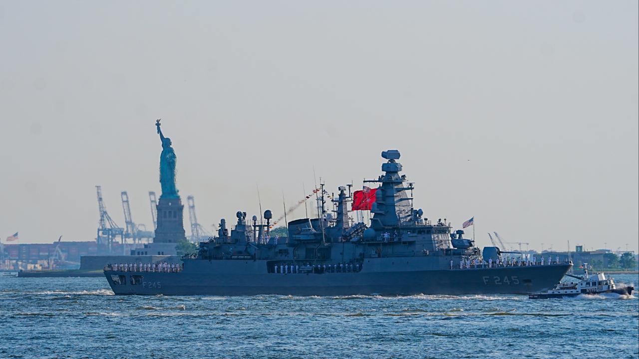 TCG Oruçreis, ABD’nin 250. Yıl Kutlamaları İçin New York’ta