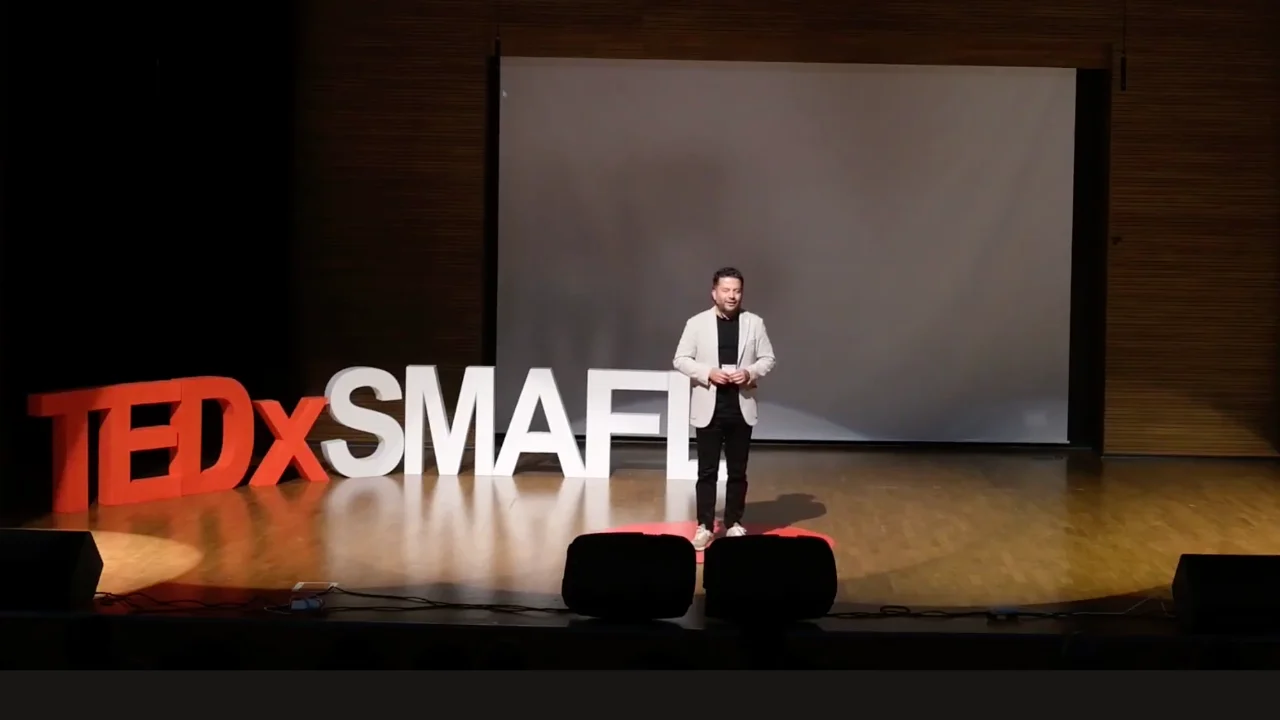 TEDxSMAFL Youth: Işığın Kırılma Anları ve Kişisel Gelişim Üzerine Bir Perspektif