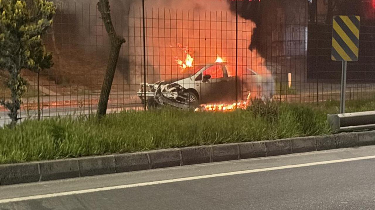 Tekirdağ'da Şok! Kontrolden Çıkan Otomobil Alev Topuna Döndü! İşte O Anlar...