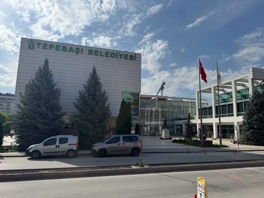 Tepebaşı Belediyesi'nde Şok Gelişme! Yolsuzluk Operasyonu: Kimler Gözaltında, Neler Yaşanıyor?