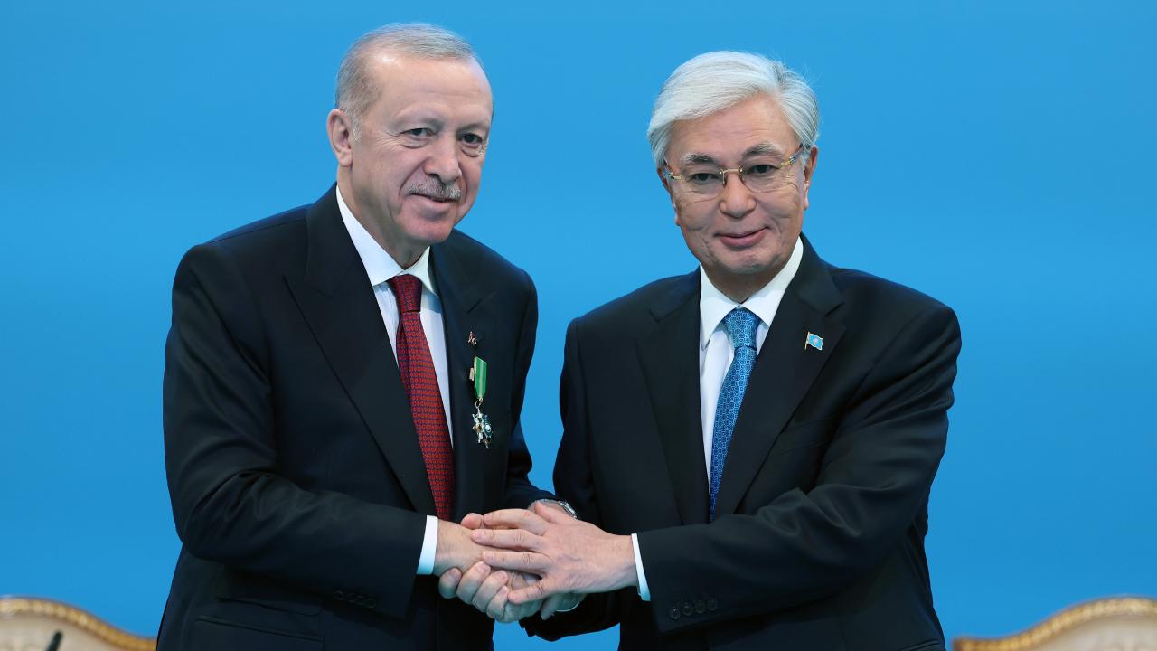 Tokayev'den Erdoğan'a Övgü Dolu Sözler: Türkiye'nin Yükselişi Göz Kamaştırıyor!