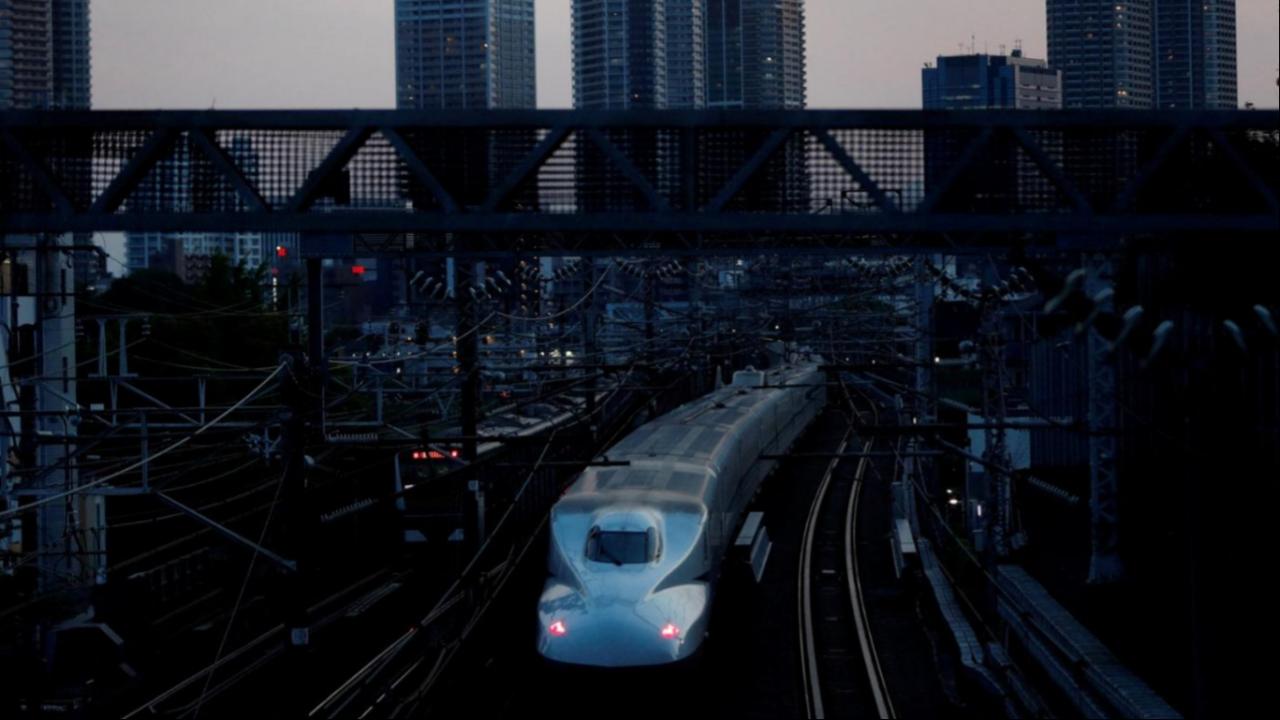 Tokyo'da Korku Treni! Gizemli Koku Hastanelik Etti