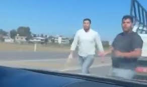 Trafikte Sopayla Terör Estirene Ağır Ceza! O Sürücüye Ne Oldu Duyunca Şaşıracaksınız!