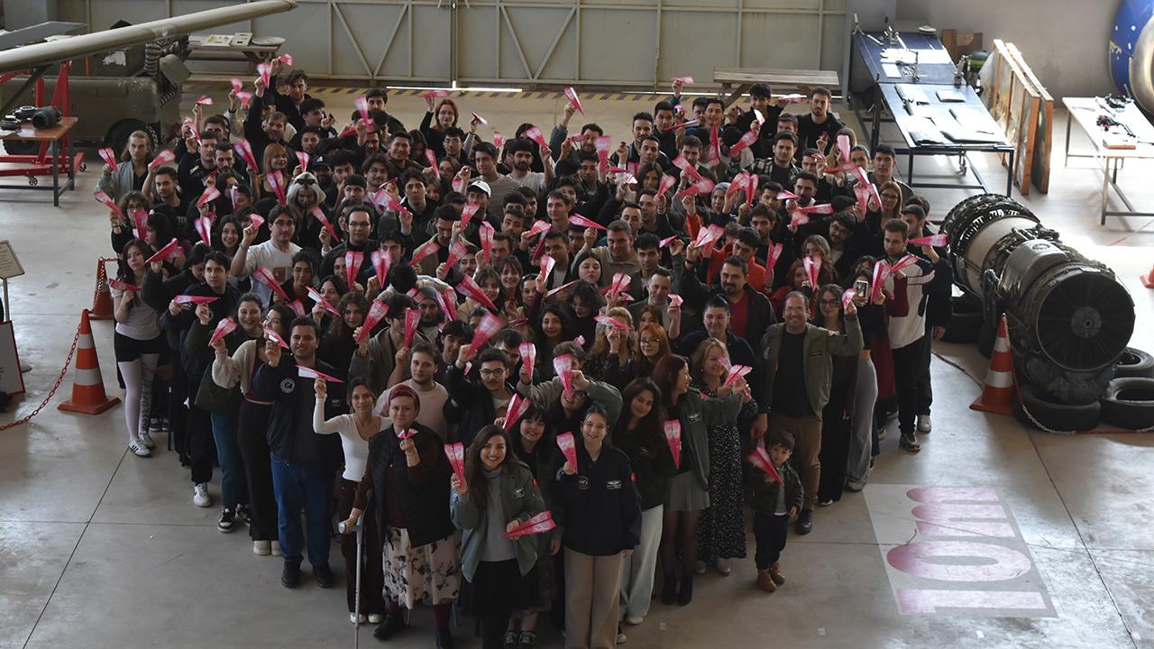 Türk Kadın Pilotlar Göklere Yazdı! Havacılıkta 8 Ödülle Tarih Yazan Başarı
