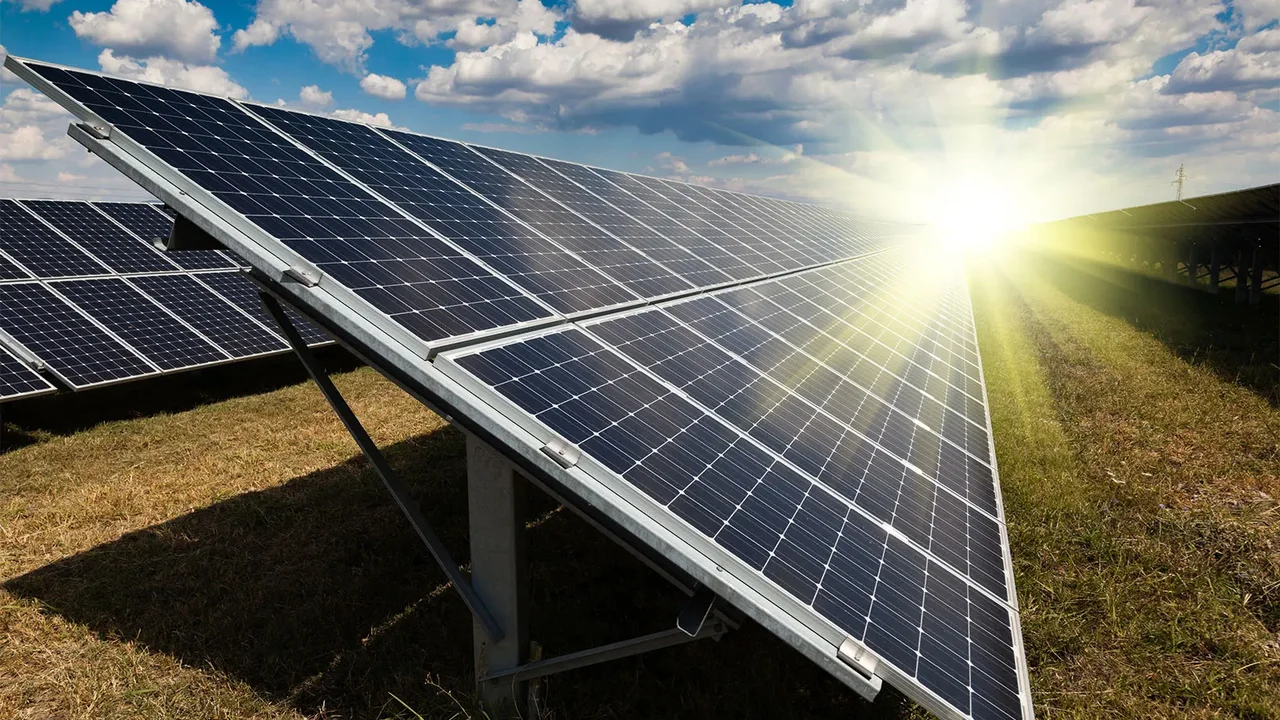 Türkiye Güneş Enerjisinde Kapasitesini Artırmaya Devam Ediyor