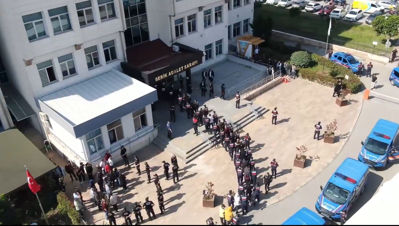 Türkiye'de Organize Suç Örgütlerine Şok Baskın! 11 İlde Eş Zamanlı Operasyon, İşte Detaylar!