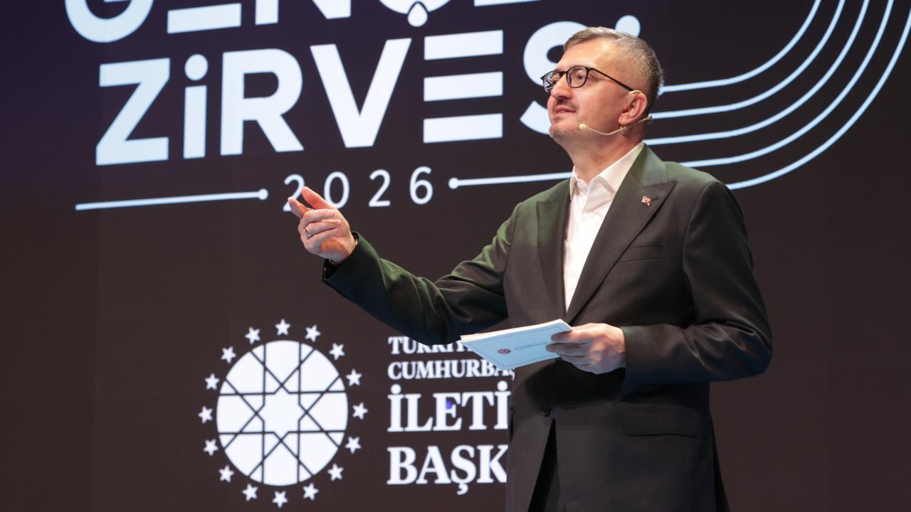 Türkiye'den Dijital Dünyaya Meydan Okuma! İletişim Başkanı Duran: 'Algoritmalara Teslim Olmayacağız!'