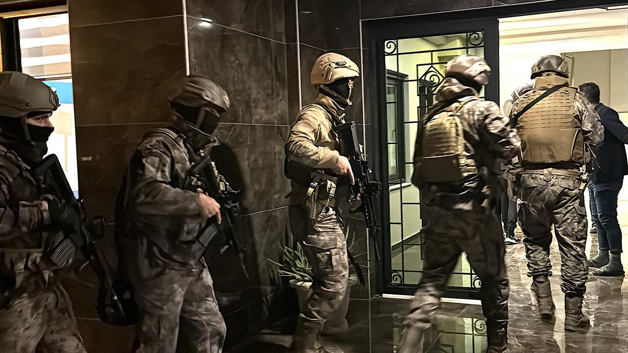 Üç İlde Organize Suç Örgütlerine Eş Zamanlı Operasyon: 161 Gözaltı