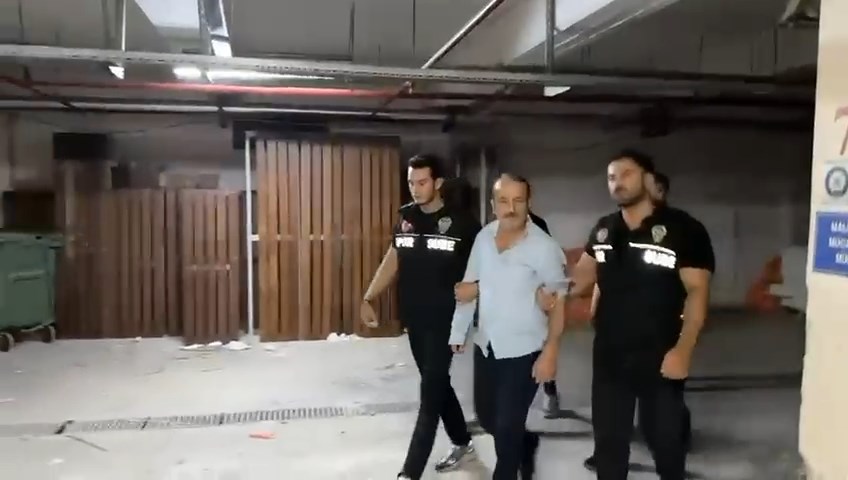UltrAslan Lideri Sebahattin Şirin'in Evine Operasyon: Çok Sayıda Materyal Ele Geçirildi