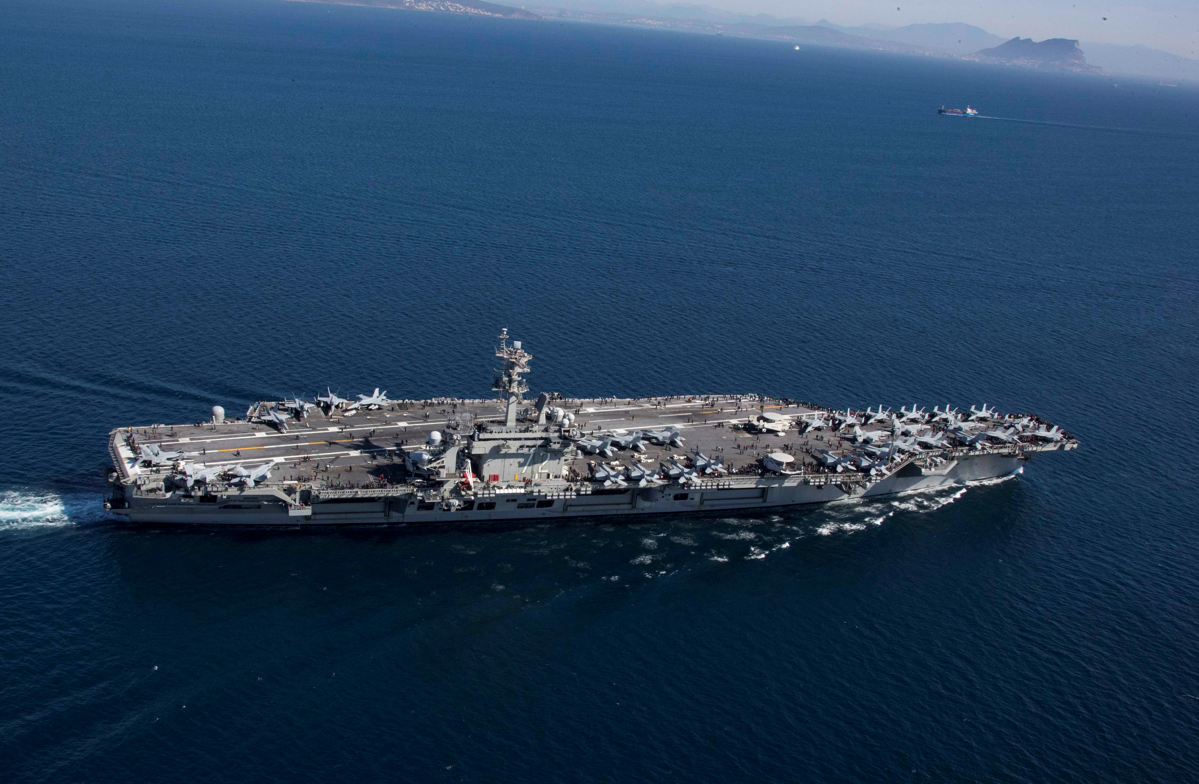 USS Abraham Lincoln'de Gerginlik: Mürettebatın Durumu Endişe Yaratıyor