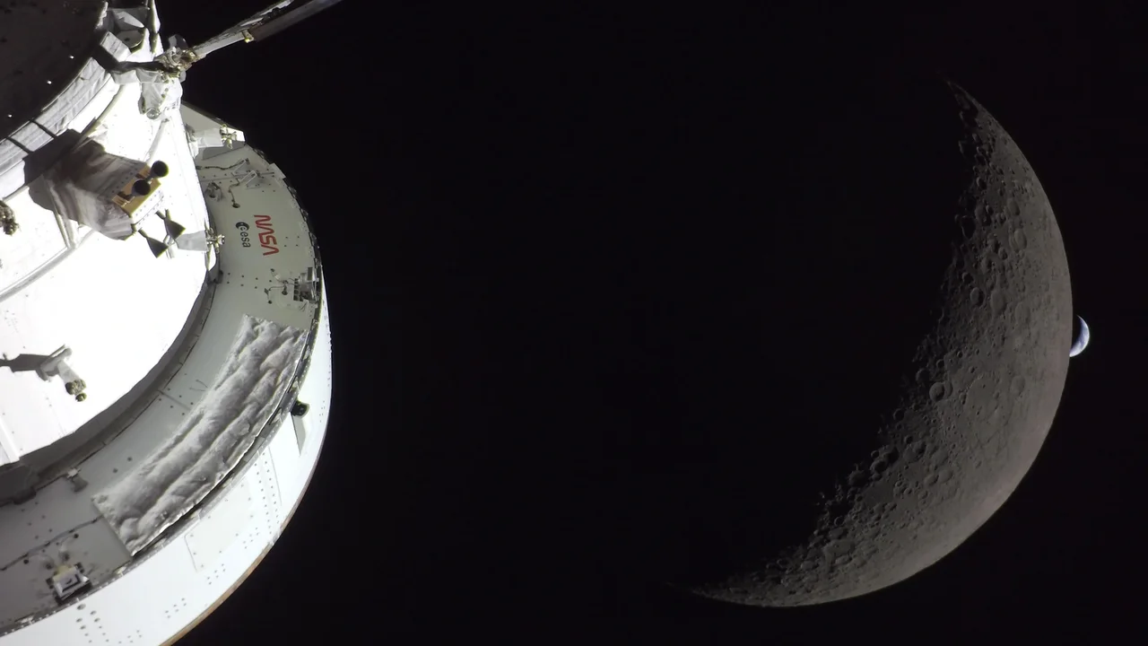 Uzayın Derinliklerinden Muhteşem Kareler! Astronotlar Objektifiyle 12 Bin Fotoğraf Yayınlandı: Evrenin Güzelliği Göz Kamaştırıyor!