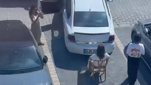 Yalova'da Park Yeri Tartışması: Sandalyeli Engel Görüntülendi