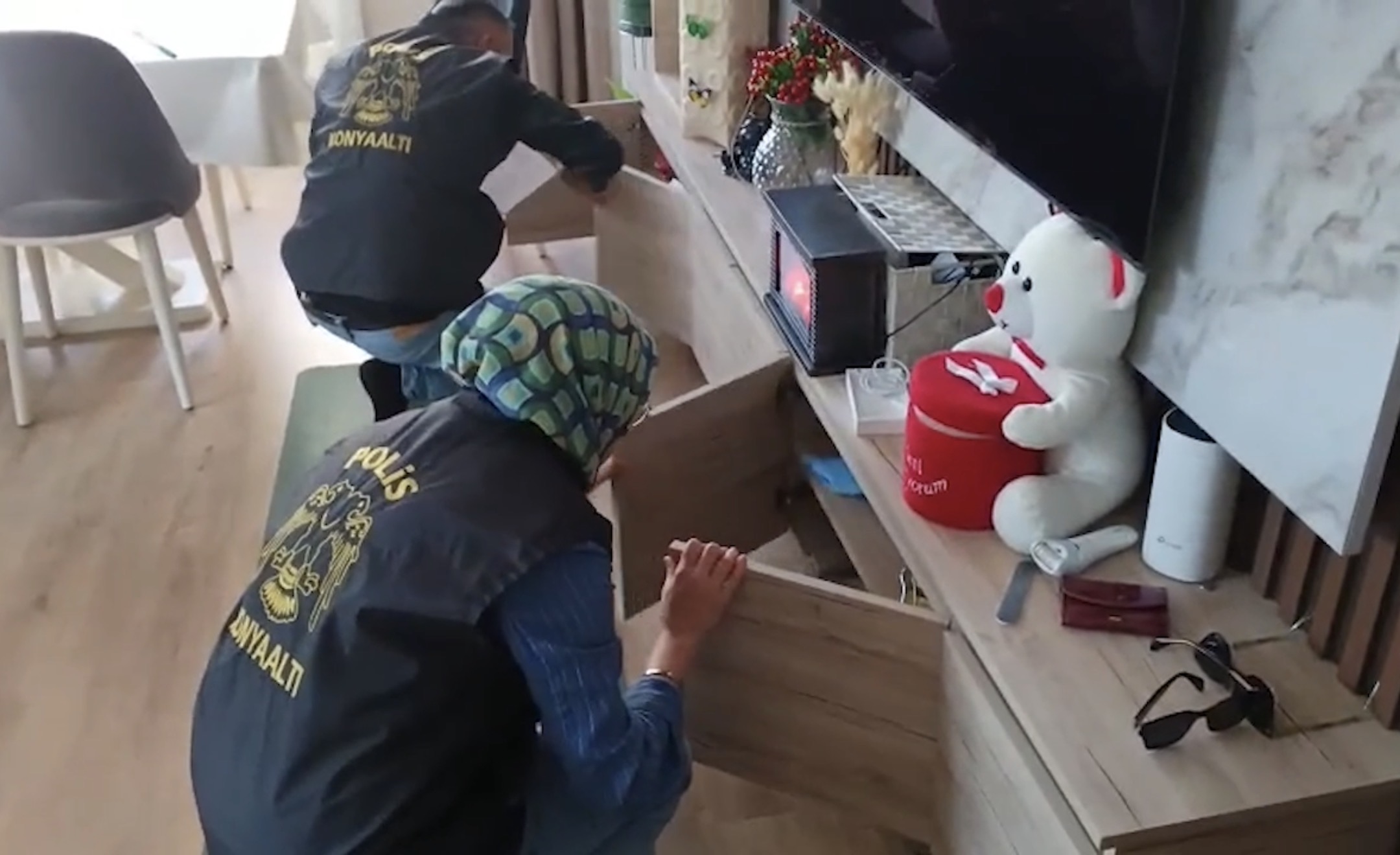 Yapay Zeka Tuzağına Düşenler Dikkat! 11 Dolandırıcı Kelepçelendi!
