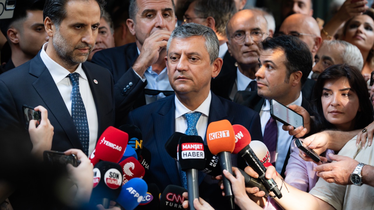 Yeni Parti'de Yönetim Belirlendi: Özgür Özel'in A Takımı Şekillendi
